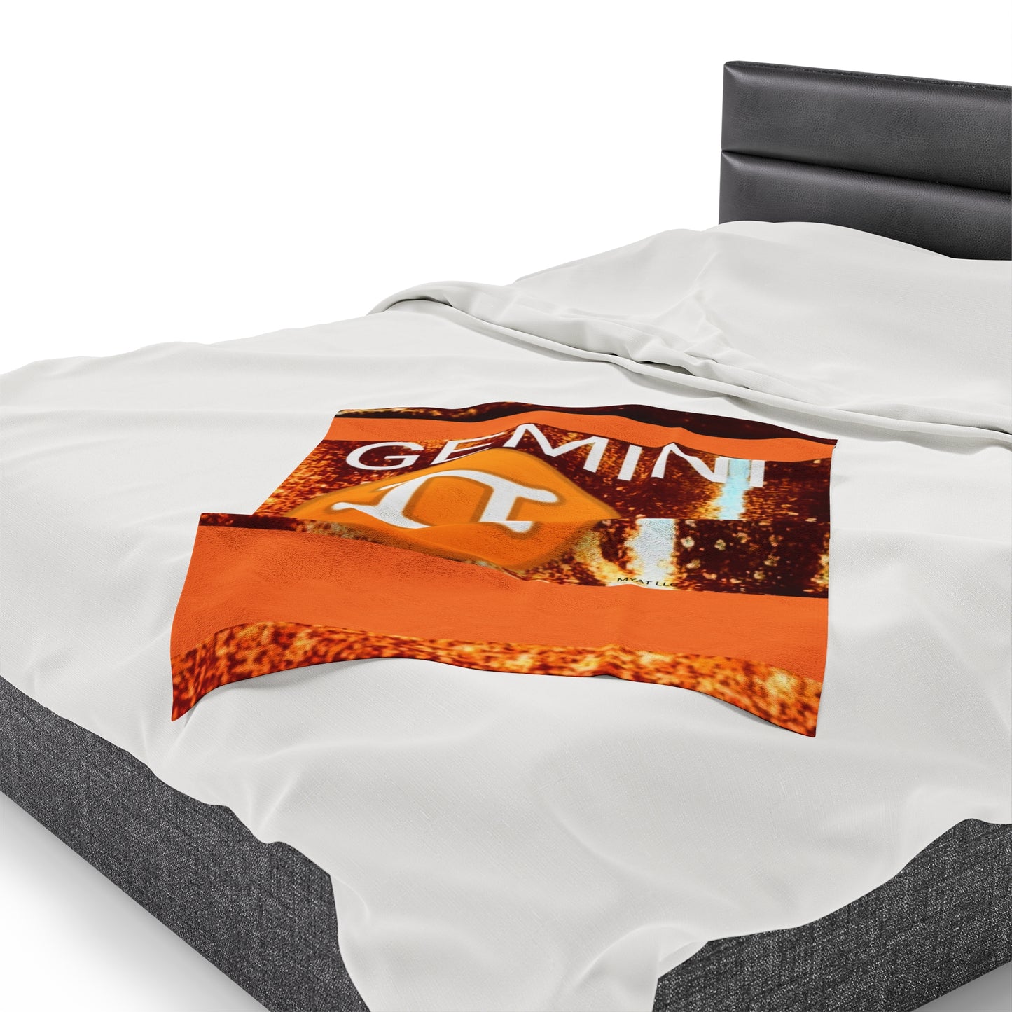 SAGI Velveteen Plush Blanket