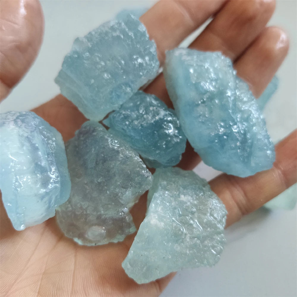 Natural Decor Aquamarine Quartz Beryl Gemstone Crystal Stone Mineral Specimen Hand-carved Materials for Jewellery Making