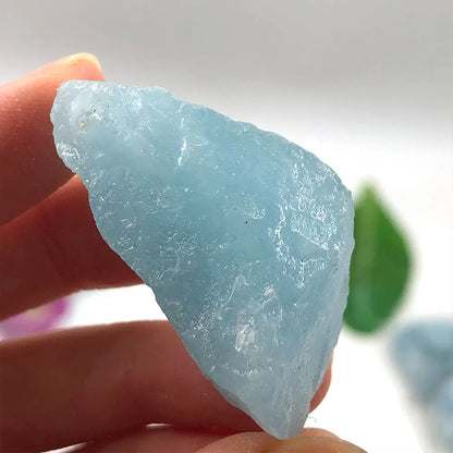 1pc Random Raw Aquamarine Natural Stone Ccrystals and Stones Healing Rock Mineral Rough Gemstone Home Decoration Room Decor Gift